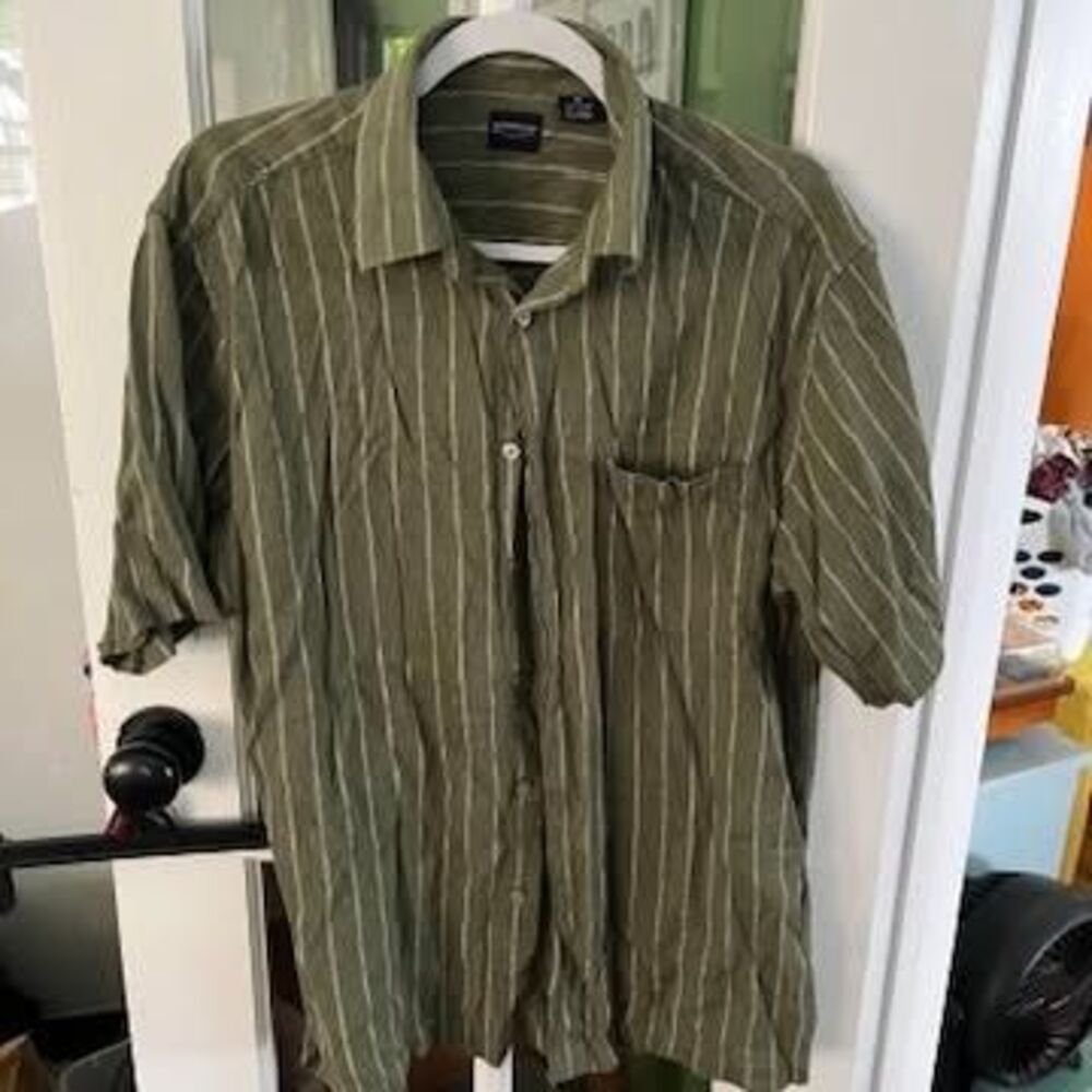 Arrow Men's Medium Olive Green Striped Short Sleeve Button Down Shirt